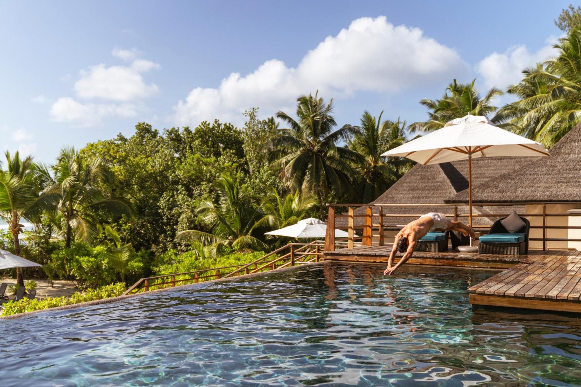Constance Lemuria Гранд Анс Екстериор снимка The resort's infinity pool