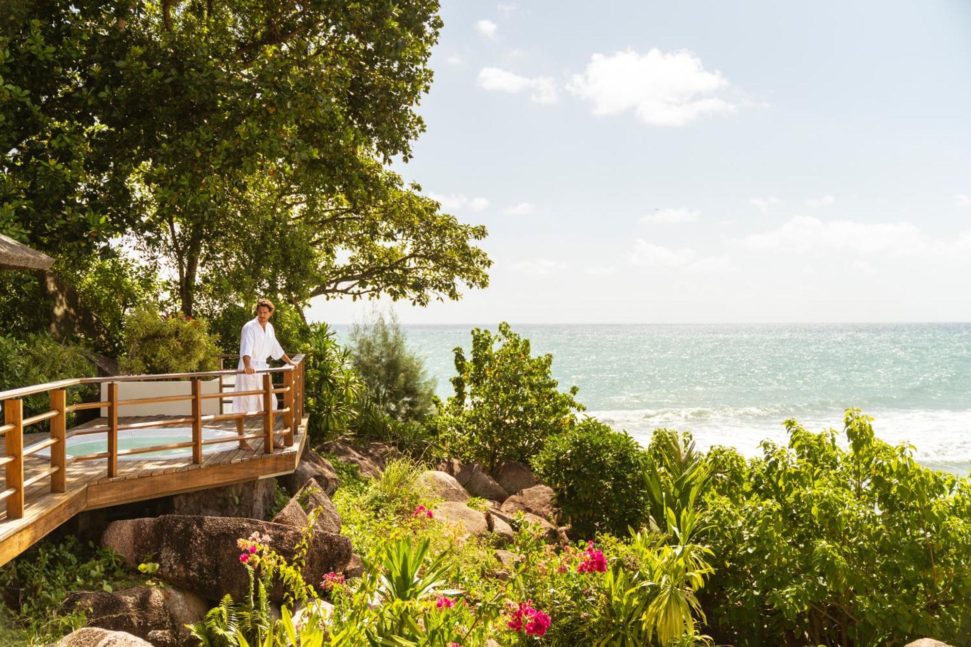 Constance Lemuria Гранд Анс Екстериор снимка View of the Indian Ocean from the resort
