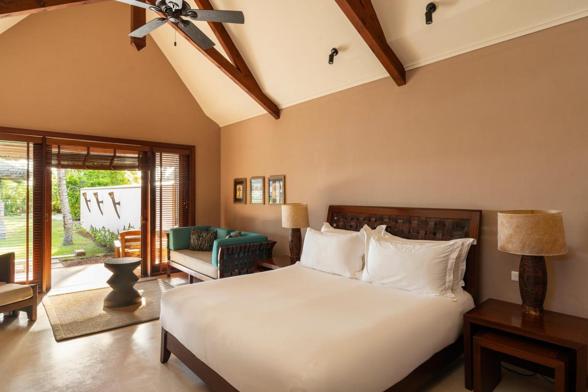 Constance Lemuria Гранд Анс Екстериор снимка A bedroom at the resort