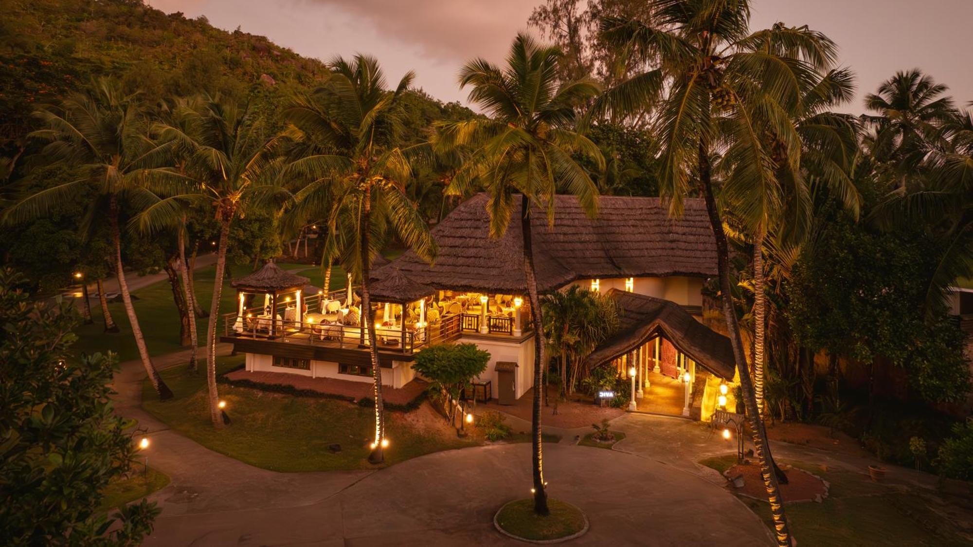 Constance Lemuria Гранд Анс Екстериор снимка The restaurant at the resort