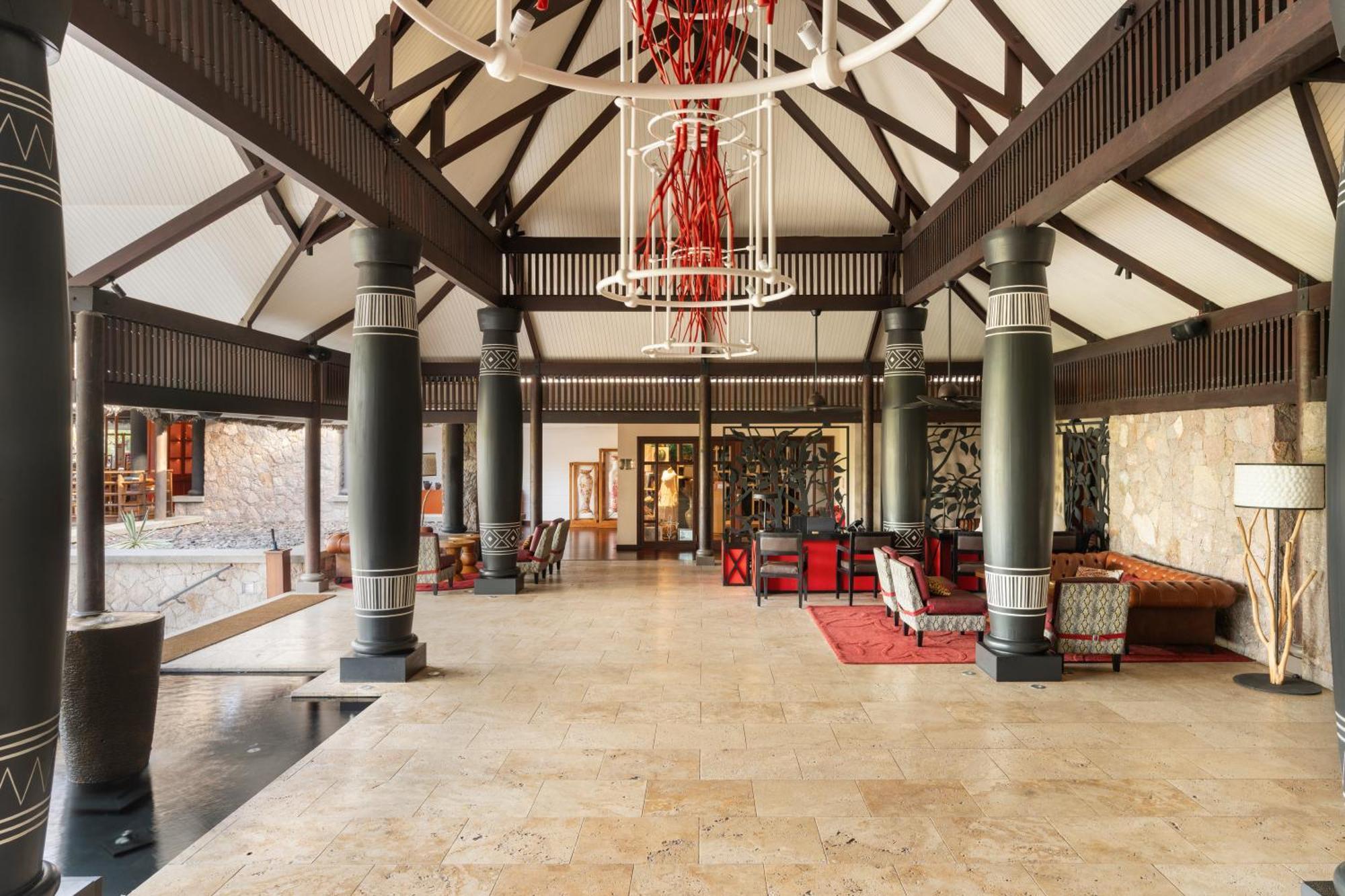 Constance Lemuria Гранд Анс Екстериор снимка The lobby of the hotel